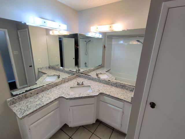 1703 Chittam Drive, Euless, TX 76039