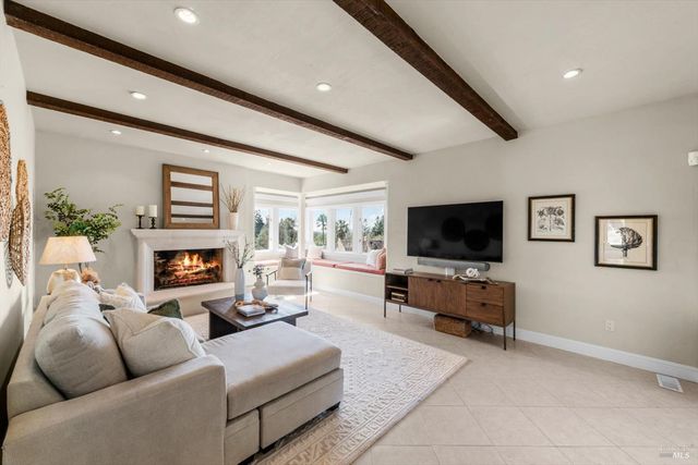 14 Maui Way, Napa, CA 94558