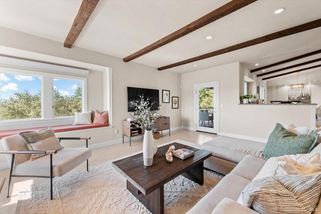 14 Maui Way, Napa, CA 94558