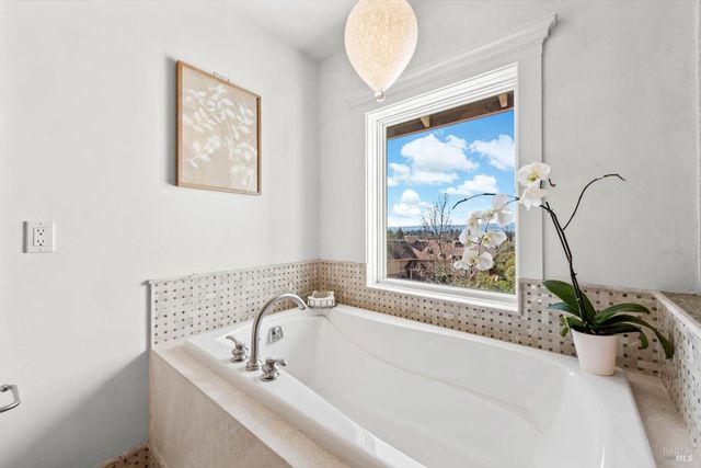 14 Maui Way, Napa, CA 94558