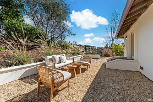 14 Maui Way, Napa, CA 94558