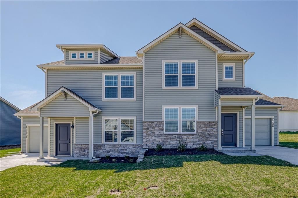 27312 Acacia Drive, Lee's Summit, MO 64086