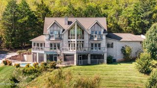 422 Summerhill Drive, Kodak, TN 37764