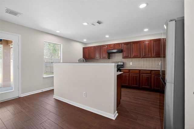 239 Remington Heights Drive, Houston, TX 77073