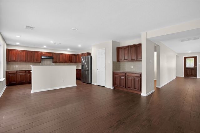 239 Remington Heights Drive, Houston, TX 77073