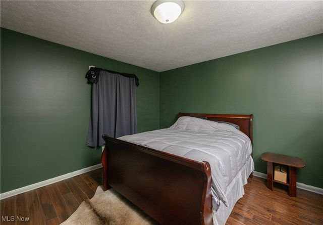 2935 Farmington Circle SW, Canton, OH 44706