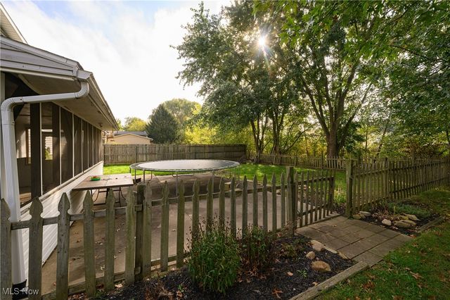 2935 Farmington Circle SW, Canton, OH 44706