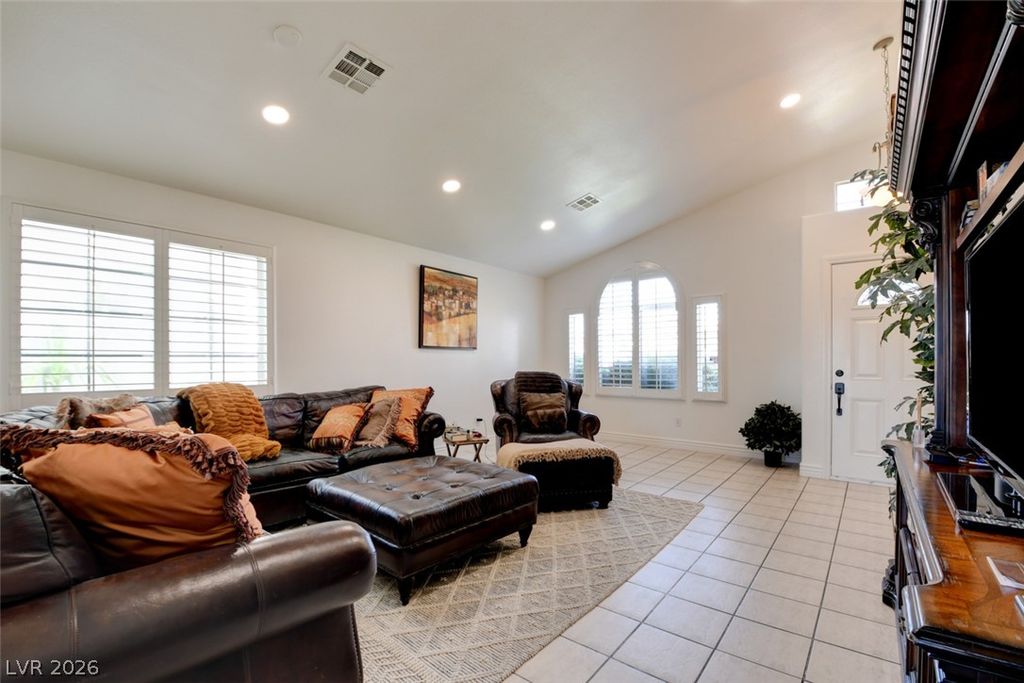 7365 Tamarind Avenue, Las Vegas, NV 89147 — photo 5