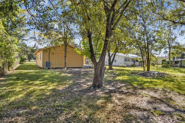 3261 Sherwood Drive, Orange, TX 77632