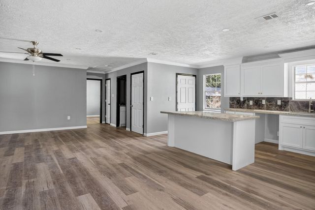 3261 Sherwood Drive, Orange, TX 77632