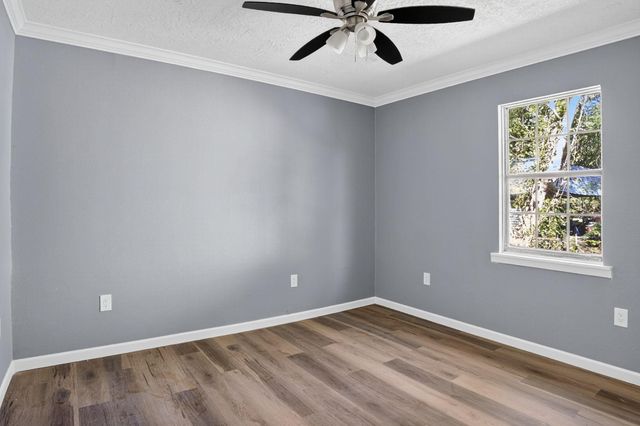 3261 Sherwood Drive, Orange, TX 77632