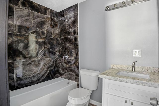 3261 Sherwood Drive, Orange, TX 77632