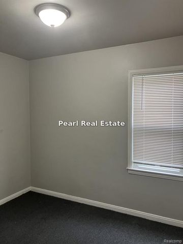19928 Santa Barbara Drive, Detroit, MI 48221