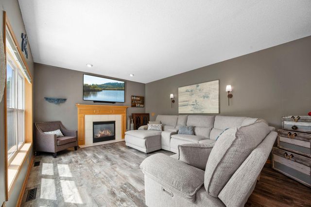 20364 Enright Way, Farmington, MN 55024