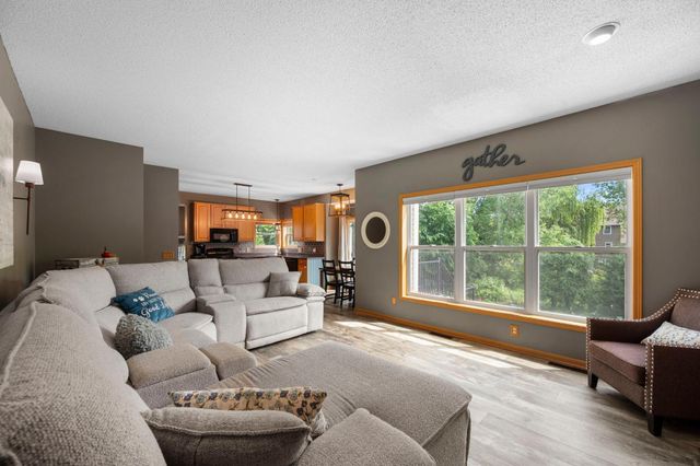 20364 Enright Way, Farmington, MN 55024