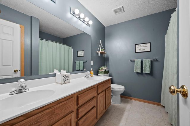 20364 Enright Way, Farmington, MN 55024