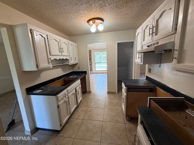 4320 SADDLEHORN Trail, Middleburg, FL 32068