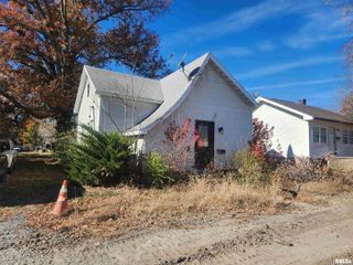 113 N HICKORY Street, Duquoin, IL 62274