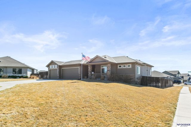 19479 Willow Circle, Gretna, NE 68028