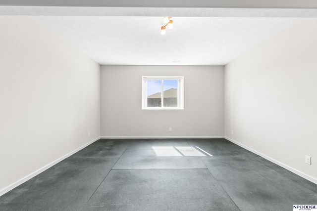 19479 Willow Circle, Gretna, NE 68028