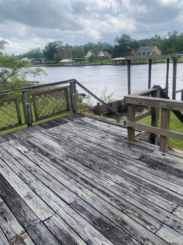 13553 Diversion Canal Rd, St Amant, LA 70774