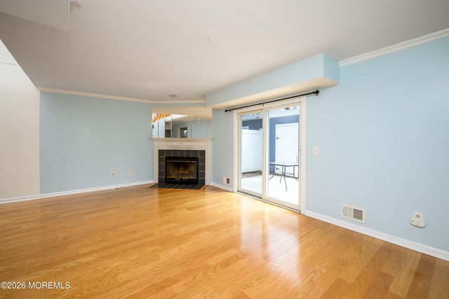 25 Rambling Meadow Court, Tinton Falls, NJ 07724