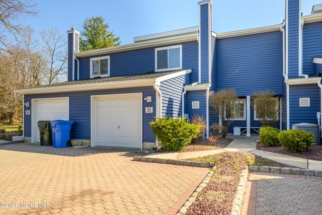 25 Rambling Meadow Court, Tinton Falls, NJ 07724