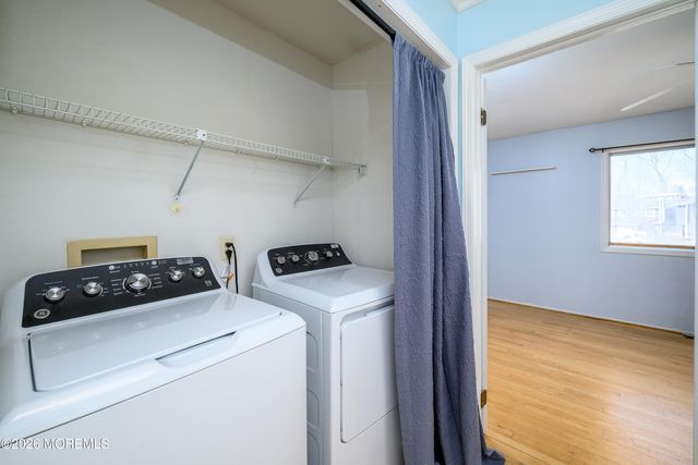 25 Rambling Meadow Court, Tinton Falls, NJ 07724