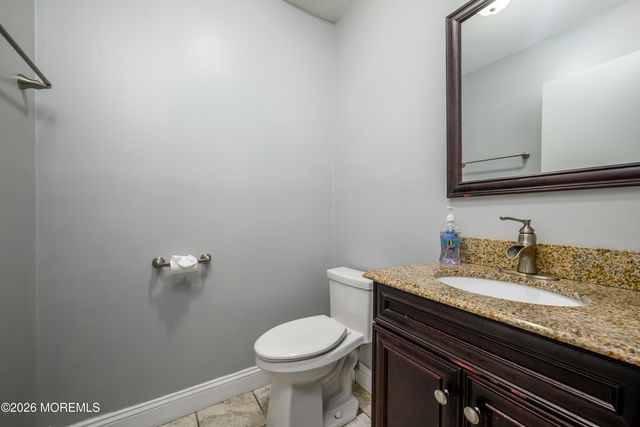 25 Rambling Meadow Court, Tinton Falls, NJ 07724