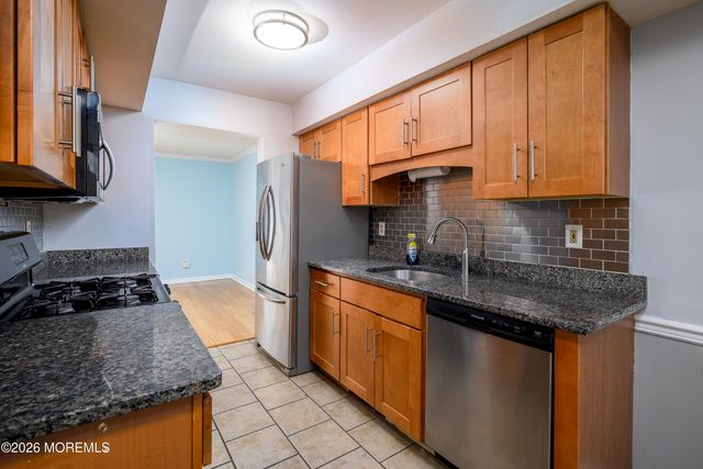 25 Rambling Meadow Court, Tinton Falls, NJ 07724