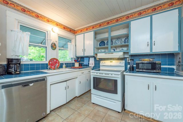 110 Enthoffer Street, Black Mountain, NC 28711