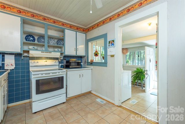 110 Enthoffer Street, Black Mountain, NC 28711