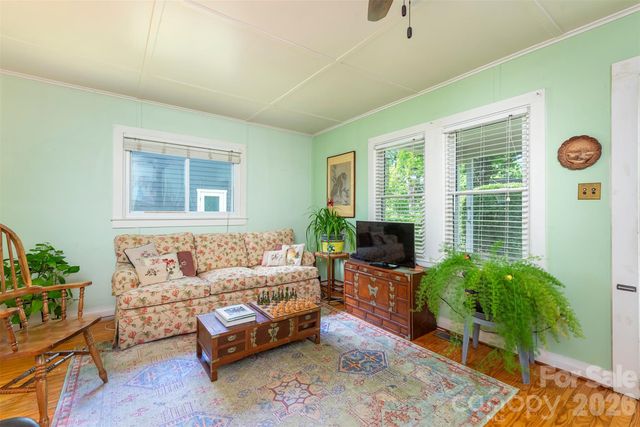 110 Enthoffer Street, Black Mountain, NC 28711