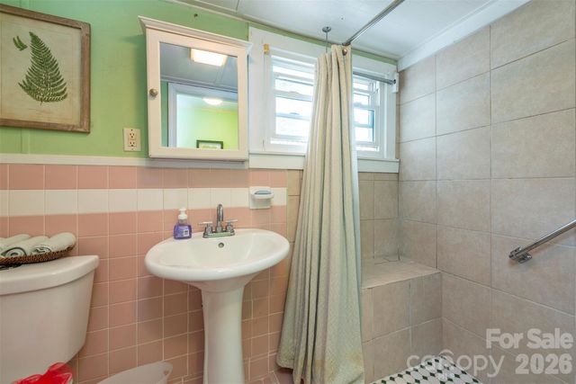 110 Enthoffer Street, Black Mountain, NC 28711