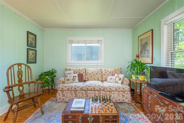 110 Enthoffer Street, Black Mountain, NC 28711