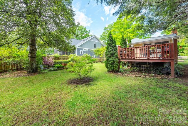 110 Enthoffer Street, Black Mountain, NC 28711
