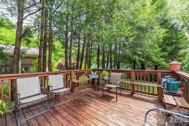 110 Enthoffer Street, Black Mountain, NC 28711