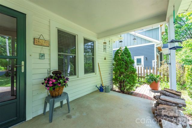 110 Enthoffer Street, Black Mountain, NC 28711