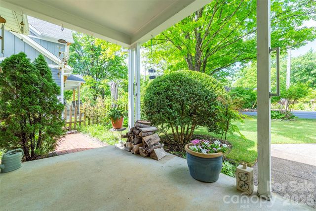 110 Enthoffer Street, Black Mountain, NC 28711