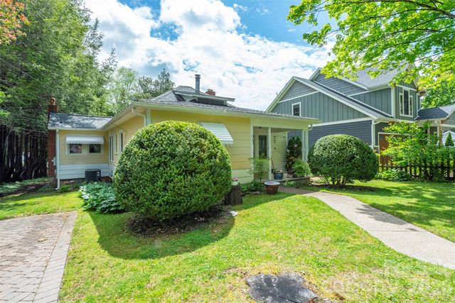 110 Enthoffer Street, Black Mountain, NC 28711