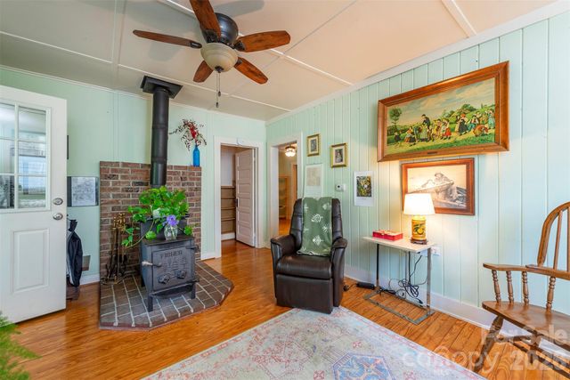 110 Enthoffer Street, Black Mountain, NC 28711