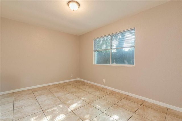 2302 Tern CIR B, Austin, TX 78744