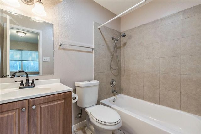 2302 Tern CIR B, Austin, TX 78744