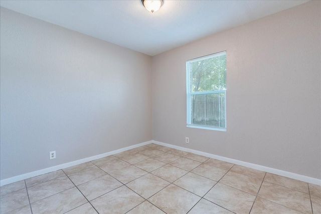 2302 Tern CIR B, Austin, TX 78744