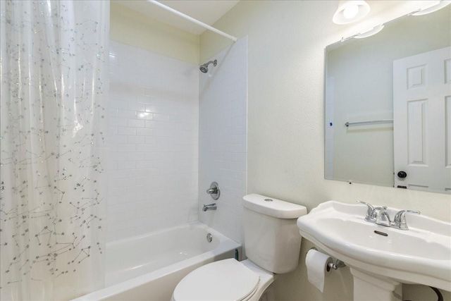 2302 Tern CIR B, Austin, TX 78744