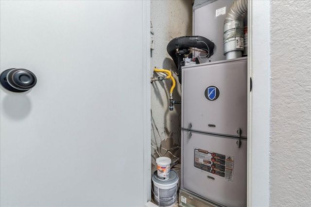 2302 Tern CIR B, Austin, TX 78744