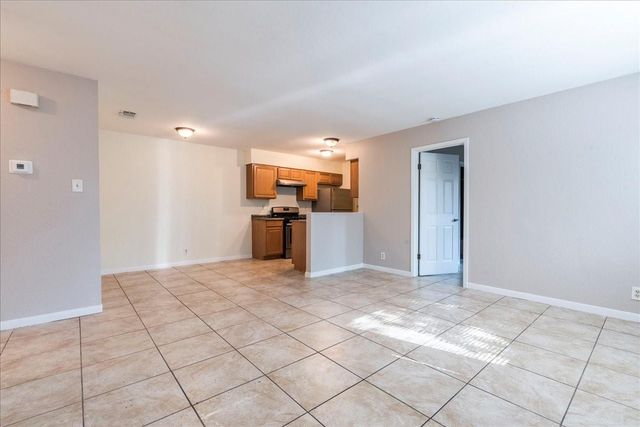 2302 Tern CIR B, Austin, TX 78744