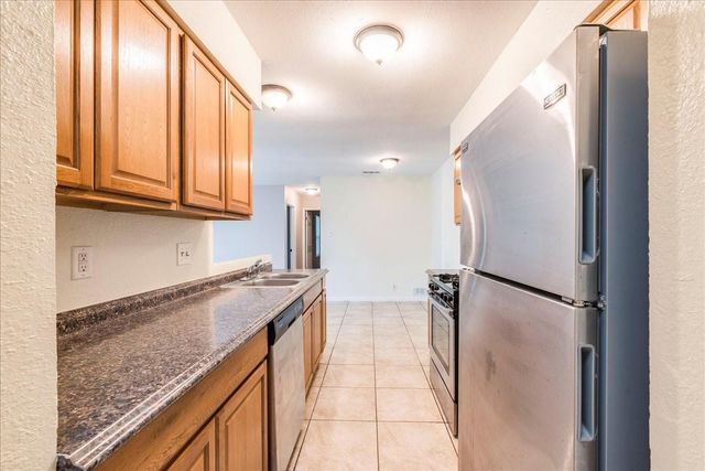 2302 Tern CIR B, Austin, TX 78744