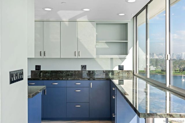 1820 Avenida Del Mundo 1504, Coronado, CA 92118