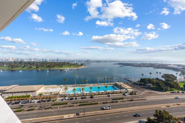 1820 Avenida Del Mundo 1504, Coronado, CA 92118